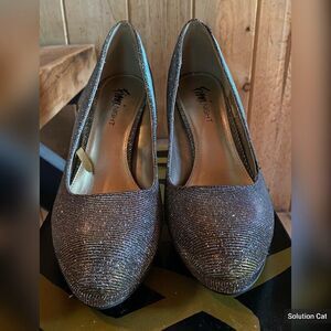Fiona Night Shoes Women’s 8 NwT  Silver Sparkly Heels 4”